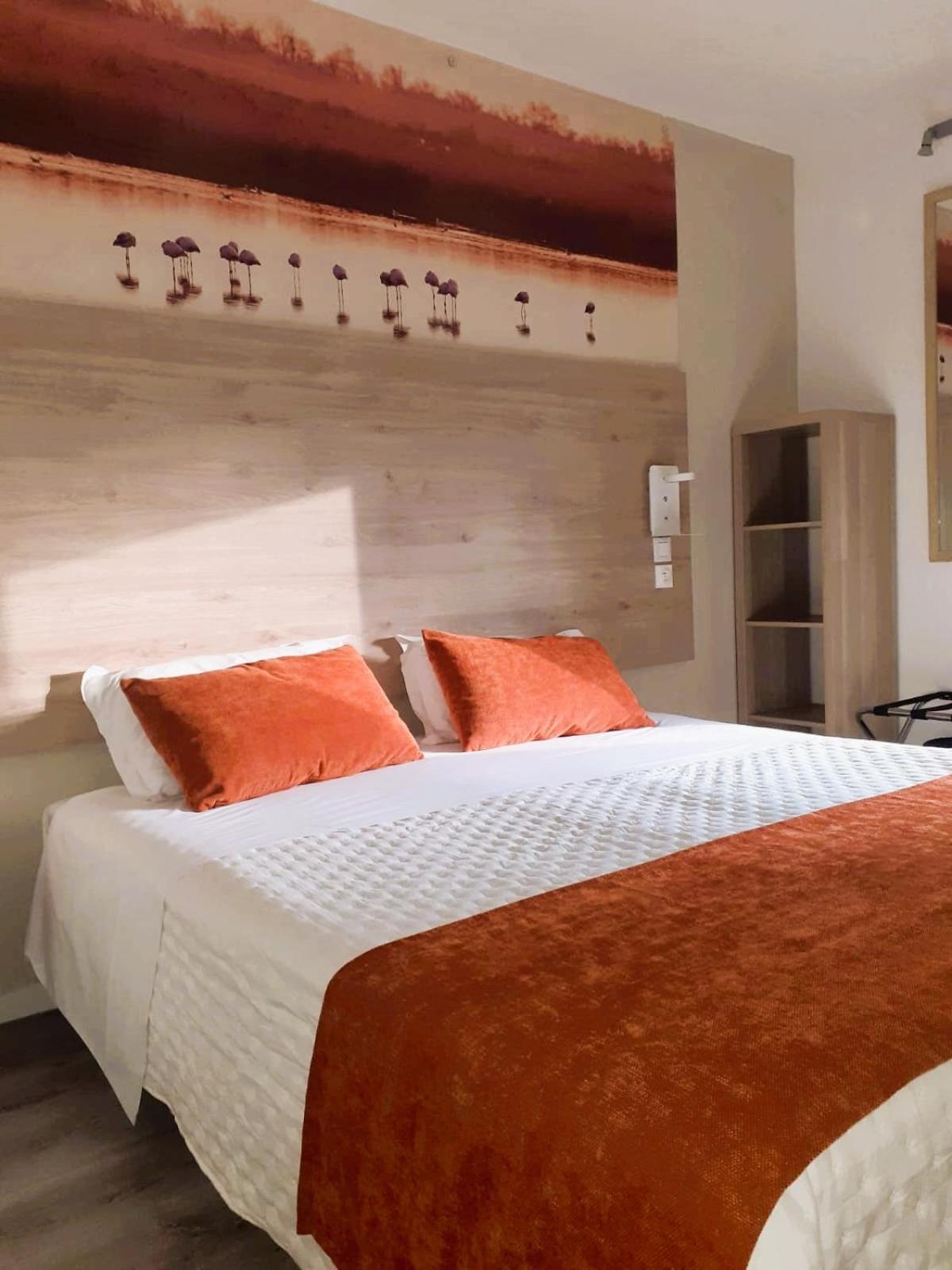 Hotel Le Mas Des Ponts D'Арл Стая снимка