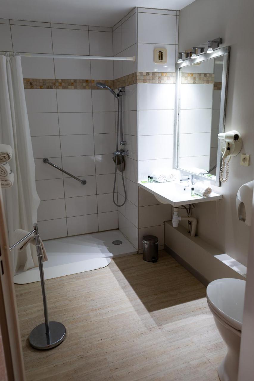 Hotel Le Mas Des Ponts D'Арл Екстериор снимка